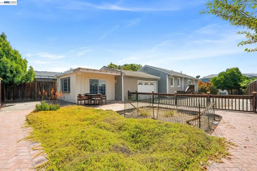 1540 Crescent Ave Castro Valley, CA 94546