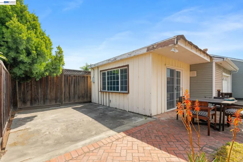 1540 Crescent Ave Castro Valley, CA 94546