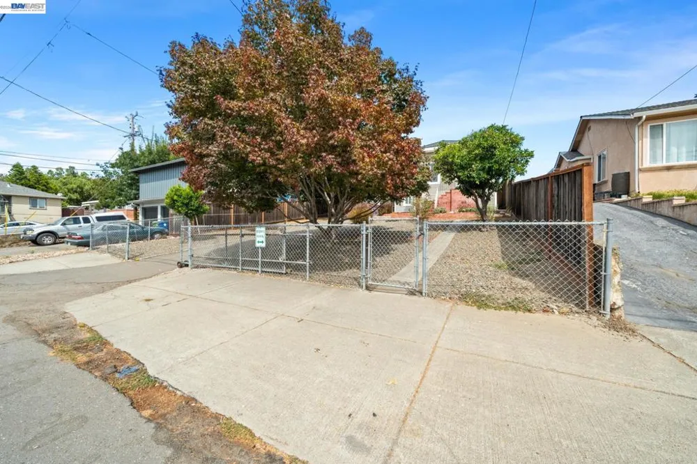 1540 Crescent Ave Castro Valley, CA 94546
