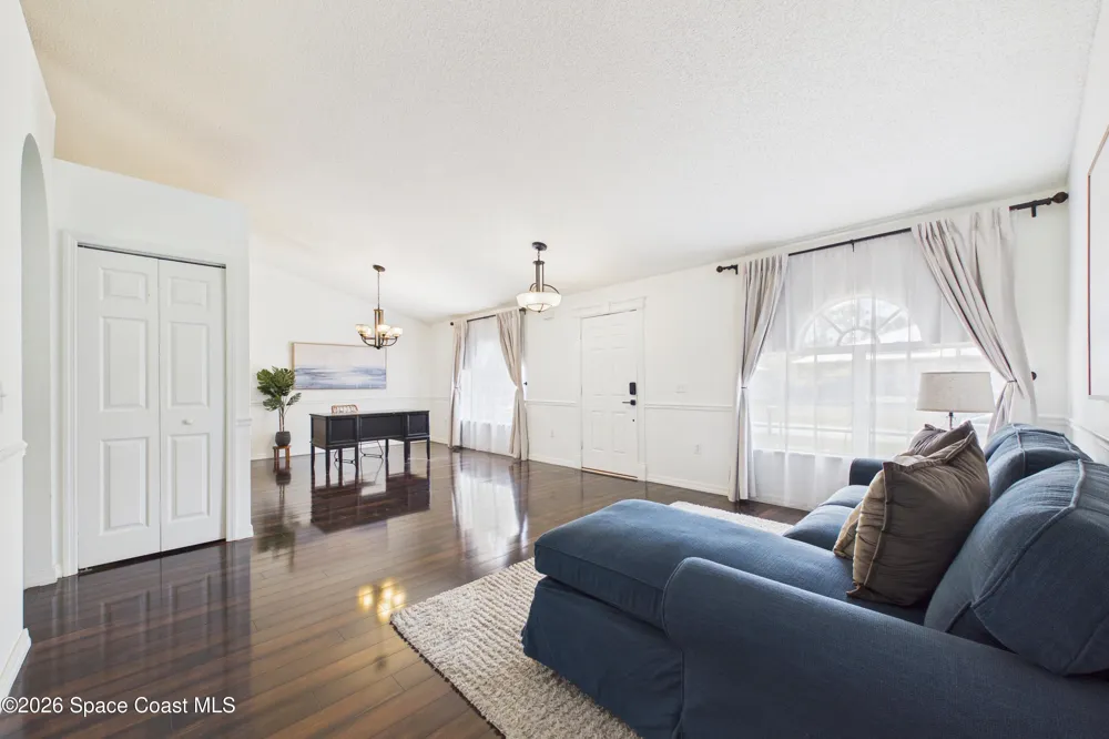 583 Edison Street SE Palm Bay, FL 32909