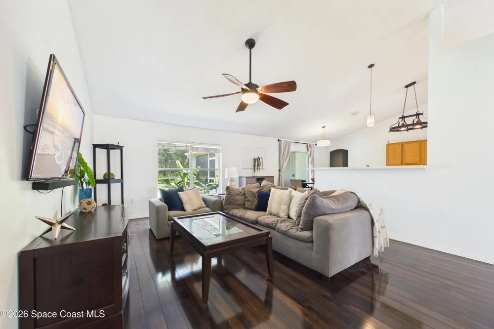 583 Edison Street SE Palm Bay, FL 32909