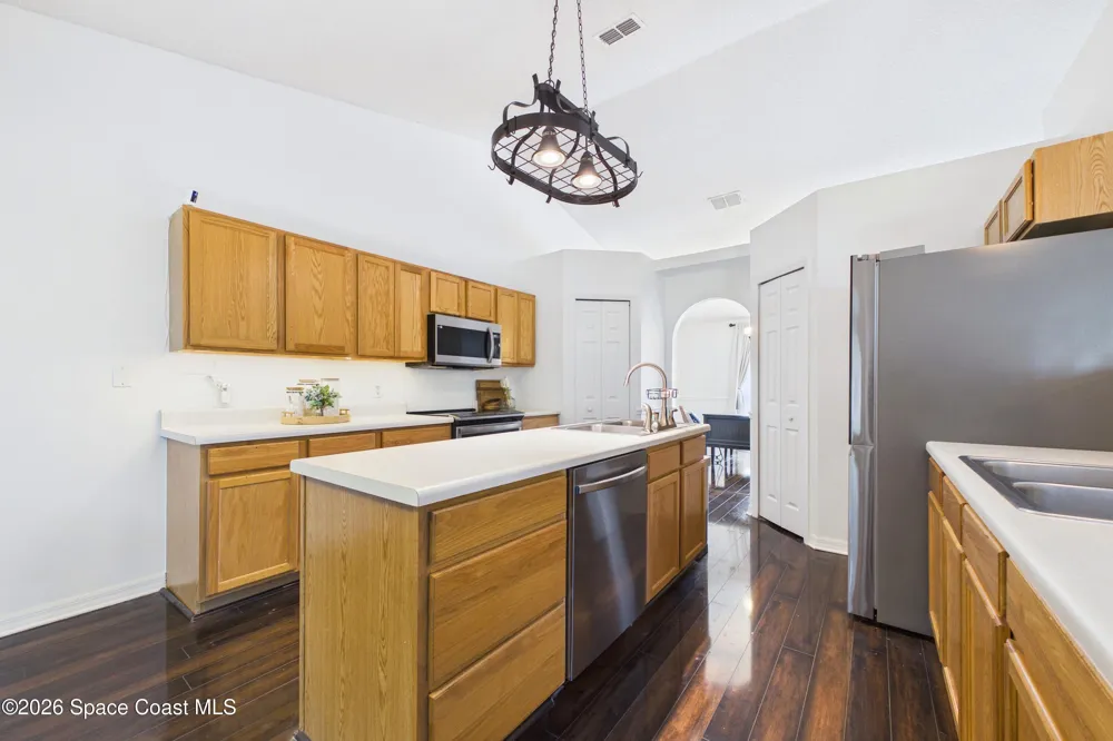 583 Edison Street SE Palm Bay, FL 32909