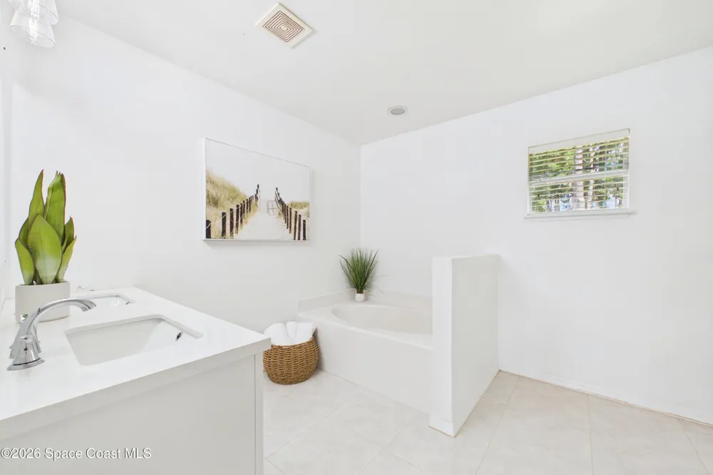 583 Edison Street SE Palm Bay, FL 32909