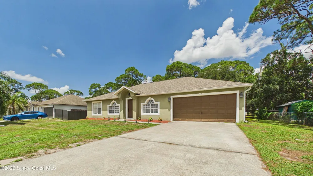 583 Edison Street SE Palm Bay, FL 32909