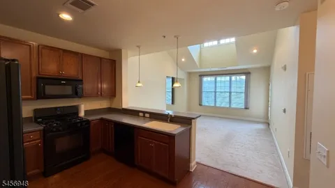 2411 Ramapo Ct