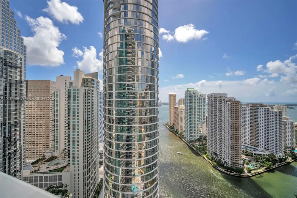 200 Biscayne Boulevard Way #3703 Miami, FL 33131