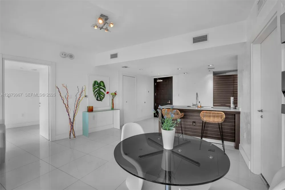 200 Biscayne Boulevard Way #3703 Miami, FL 33131