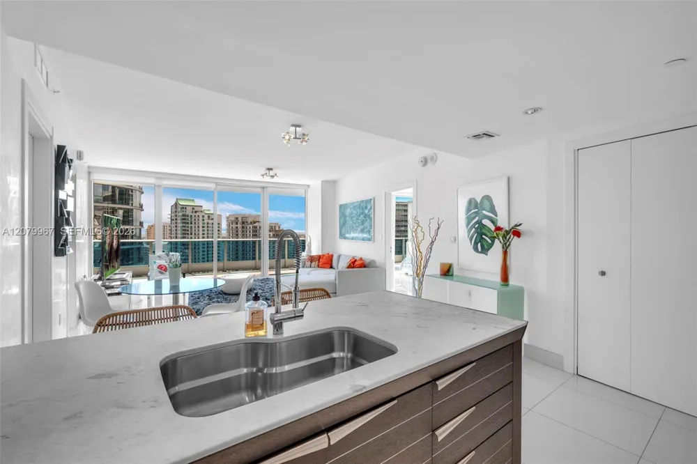 200 Biscayne Boulevard Way #3703 Miami, FL 33131