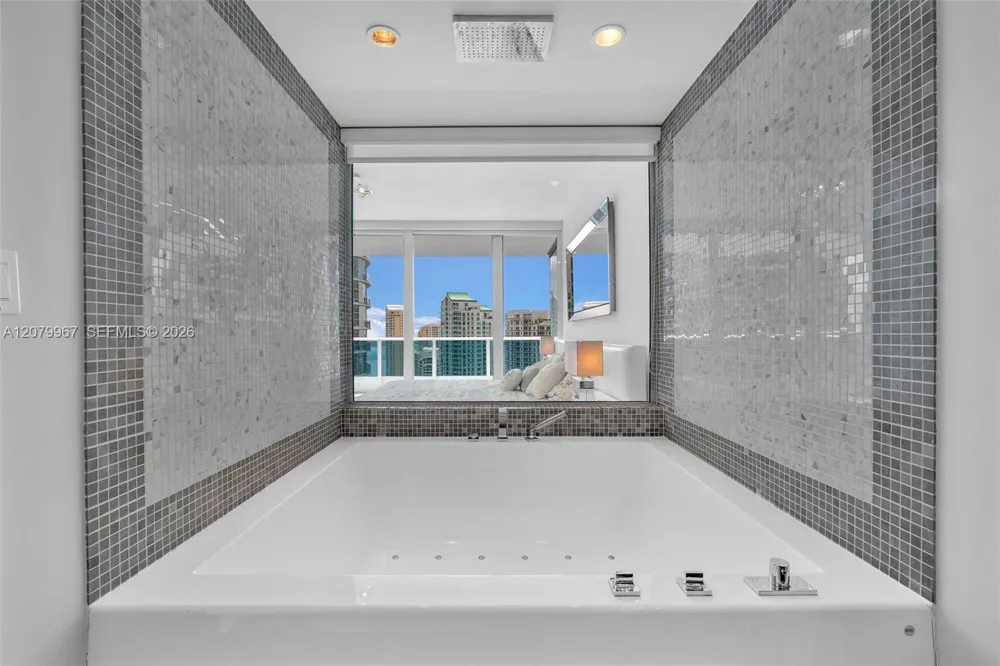 200 Biscayne Boulevard Way #3703 Miami, FL 33131