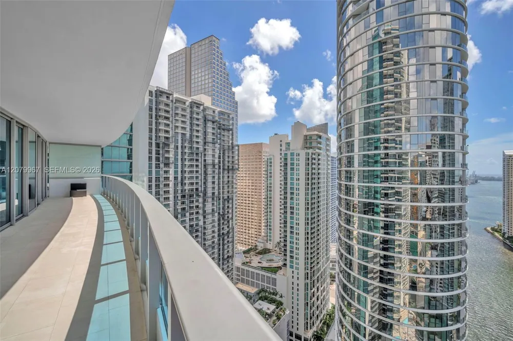 200 Biscayne Boulevard Way #3703 Miami, FL 33131
