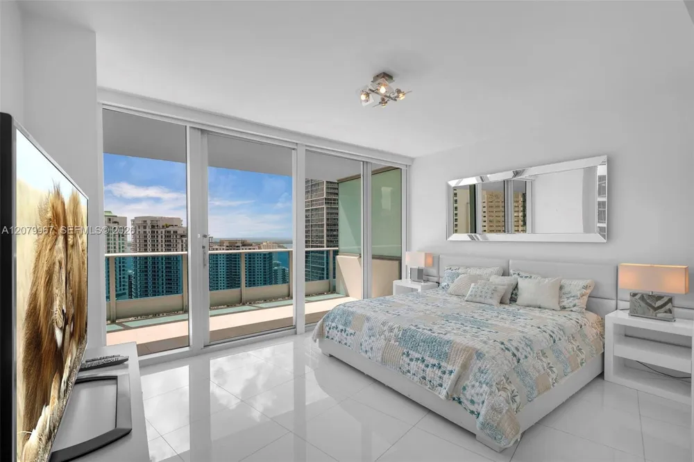 200 Biscayne Boulevard Way #3703 Miami, FL 33131