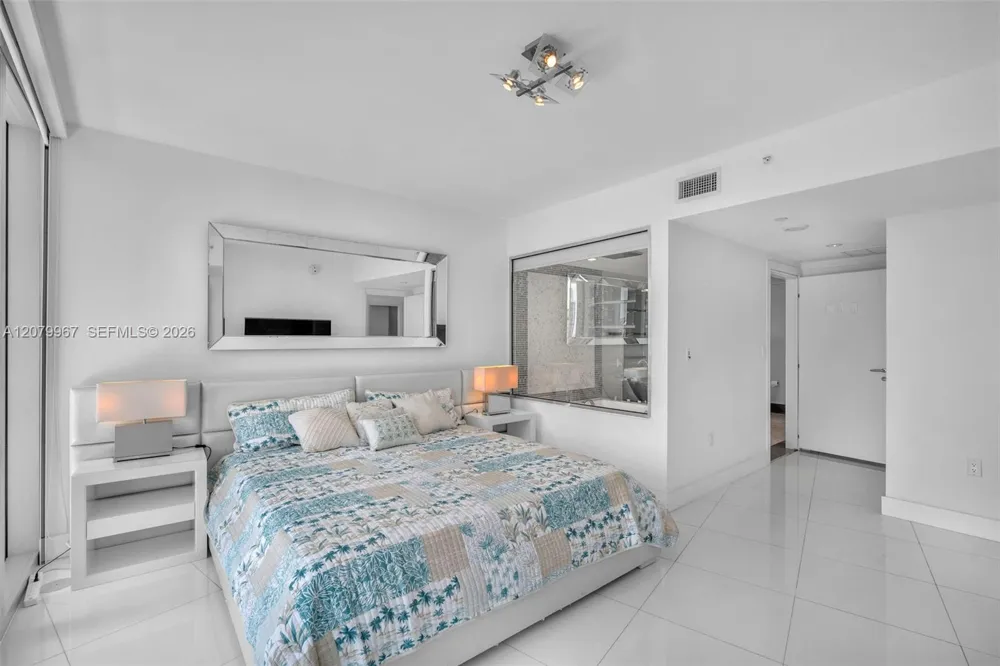 200 Biscayne Boulevard Way #3703 Miami, FL 33131