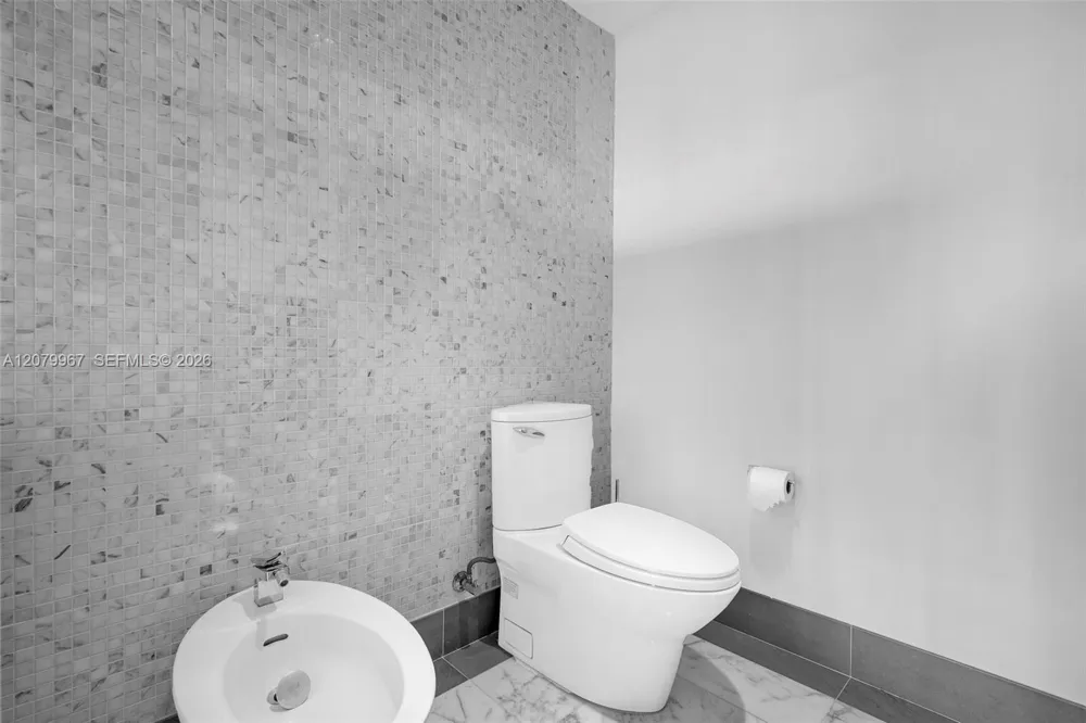 200 Biscayne Boulevard Way #3703 Miami, FL 33131