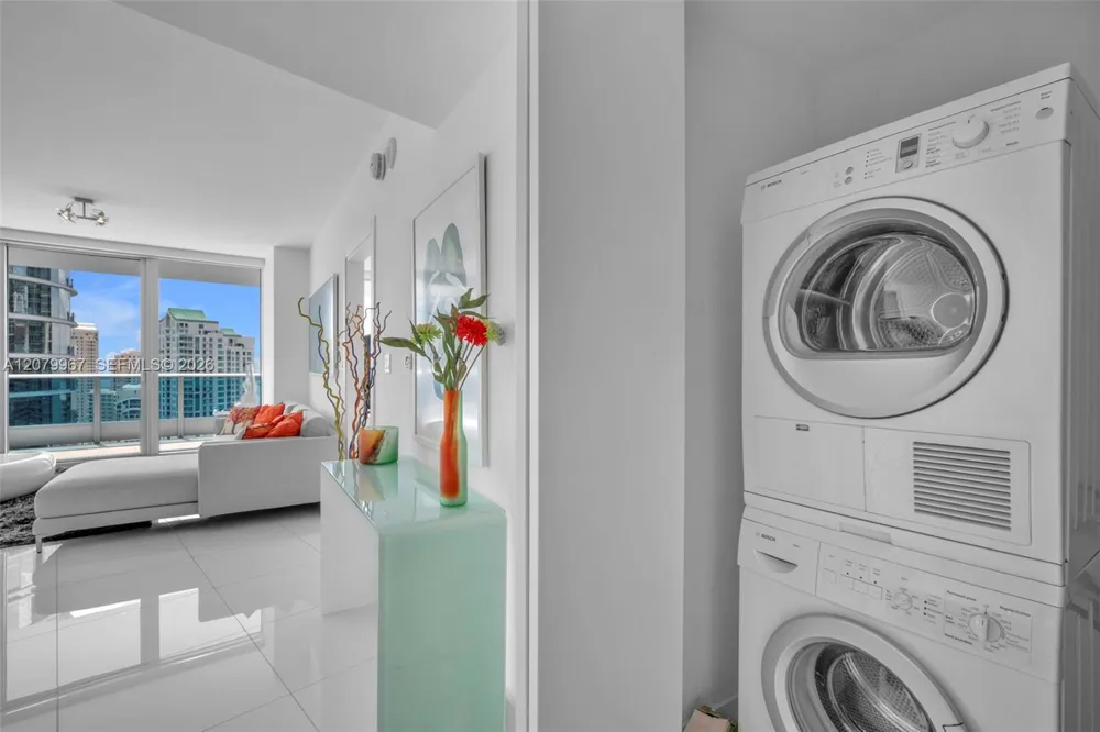 200 Biscayne Boulevard Way #3703 Miami, FL 33131