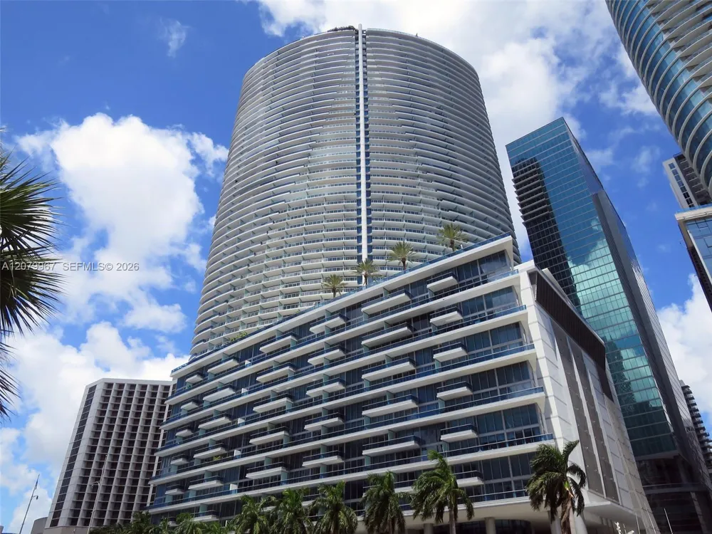 200 Biscayne Boulevard Way #3703 Miami, FL 33131
