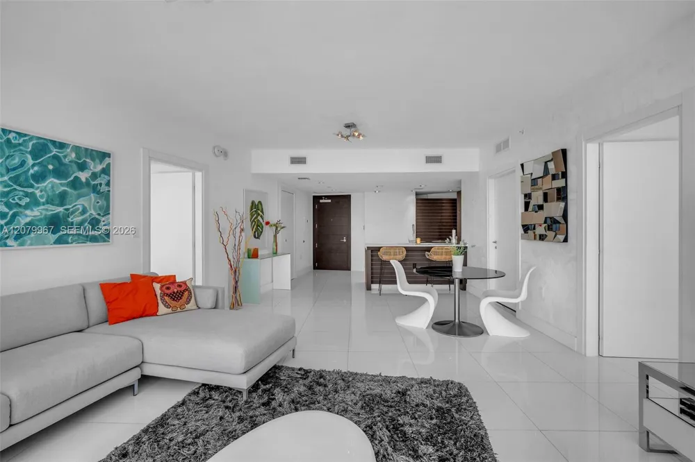 200 Biscayne Boulevard Way #3703 Miami, FL 33131
