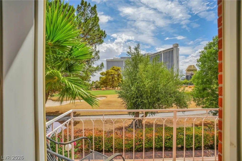 548 Tam O Shanter Las Vegas, NV 89109