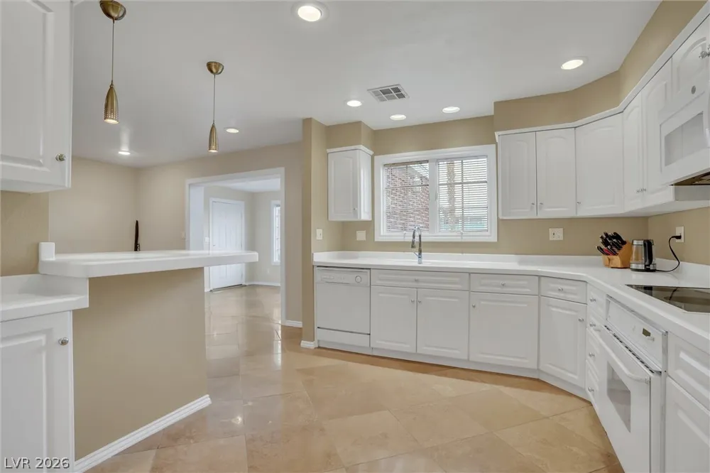 548 Tam O Shanter Las Vegas, NV 89109