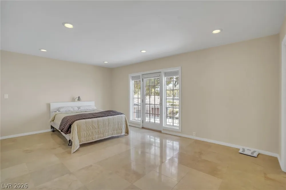 548 Tam O Shanter Las Vegas, NV 89109