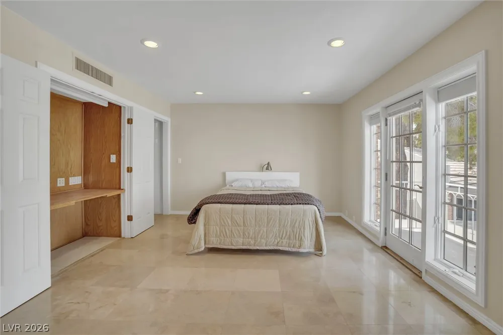 548 Tam O Shanter Las Vegas, NV 89109