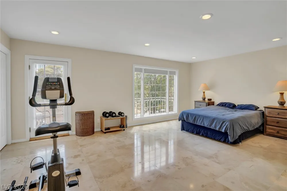 548 Tam O Shanter Las Vegas, NV 89109