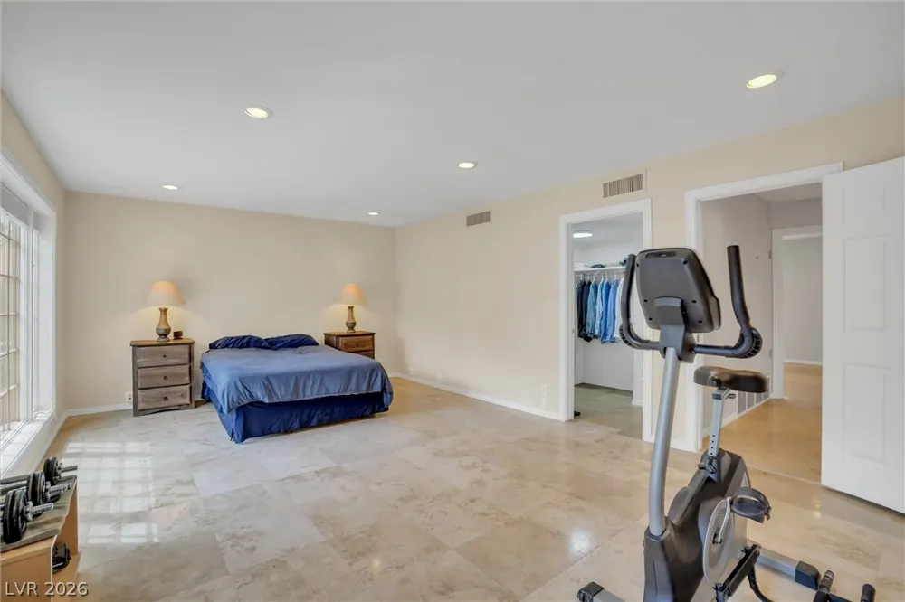 548 Tam O Shanter Las Vegas, NV 89109