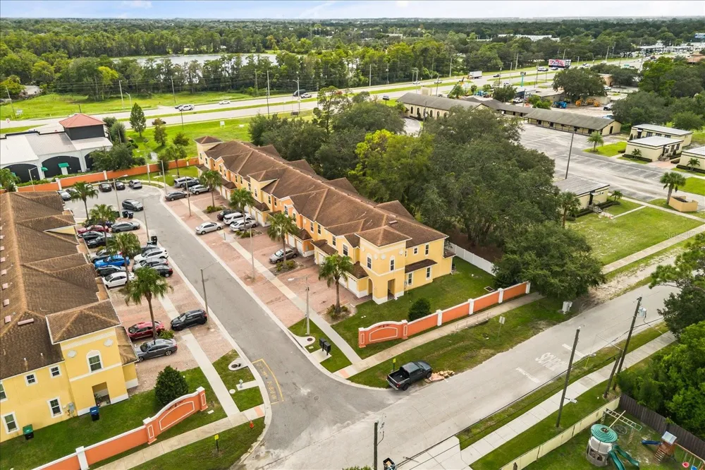 2043 ROYAL VISTA COURT Orlando, FL 32817
