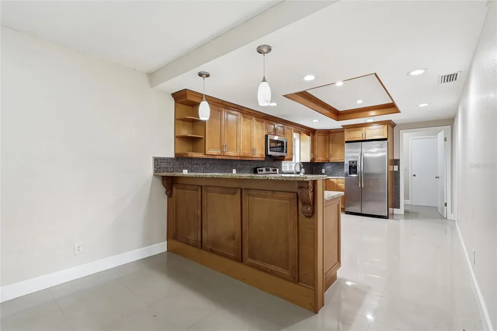 8808 W BROAD STREET Tampa, FL 33615