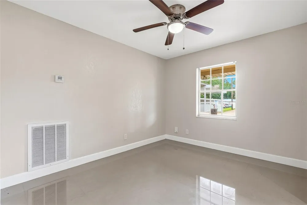 8808 W BROAD STREET Tampa, FL 33615