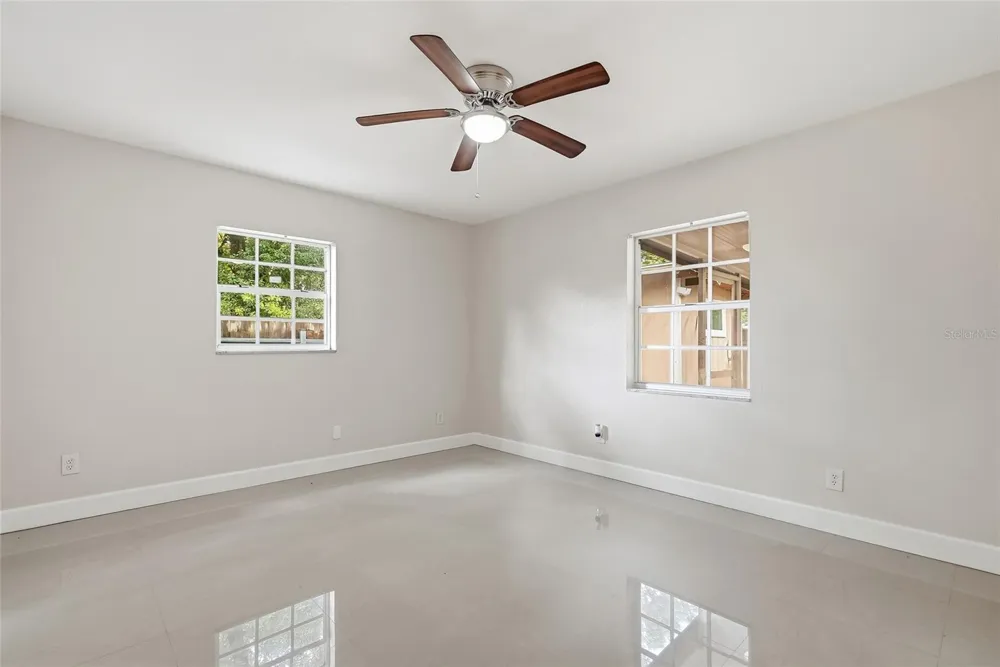 8808 W BROAD STREET Tampa, FL 33615