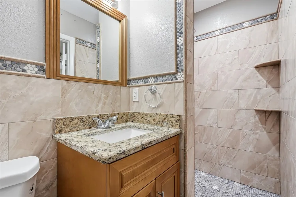 8808 W BROAD STREET Tampa, FL 33615