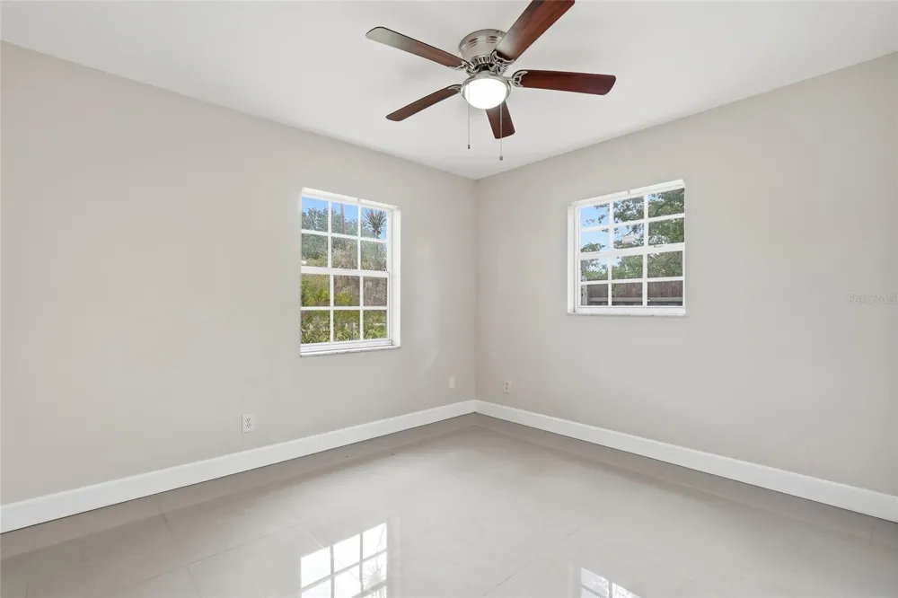8808 W BROAD STREET Tampa, FL 33615