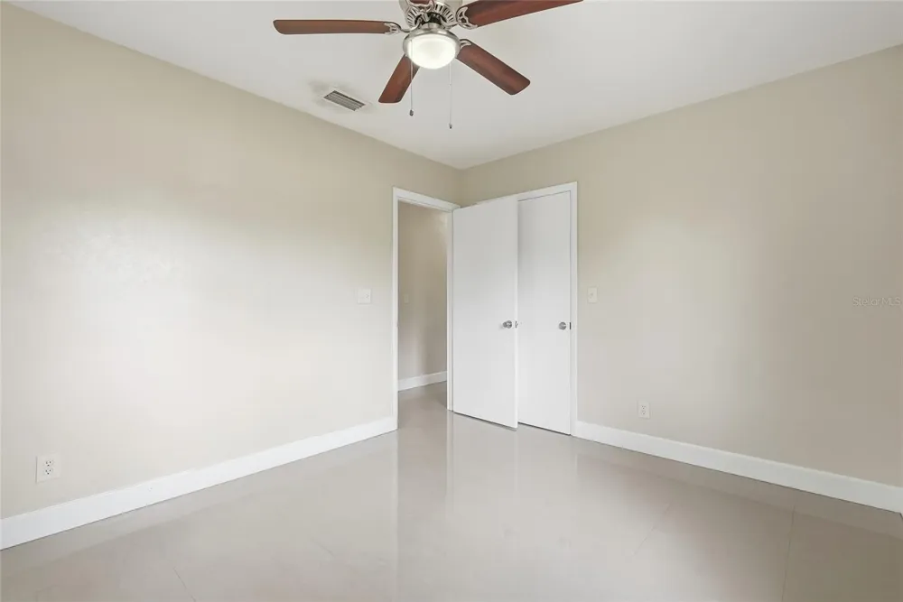 8808 W BROAD STREET Tampa, FL 33615