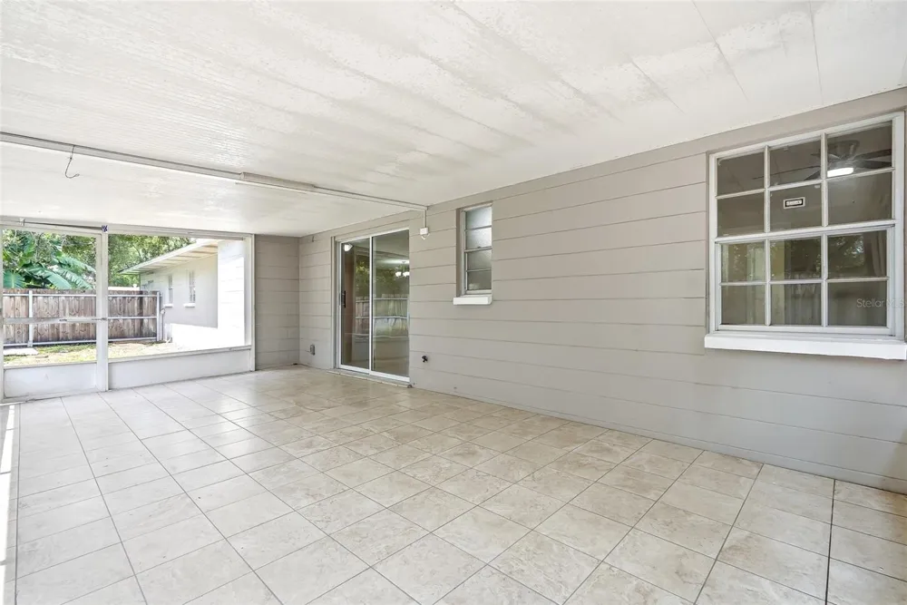 8808 W BROAD STREET Tampa, FL 33615