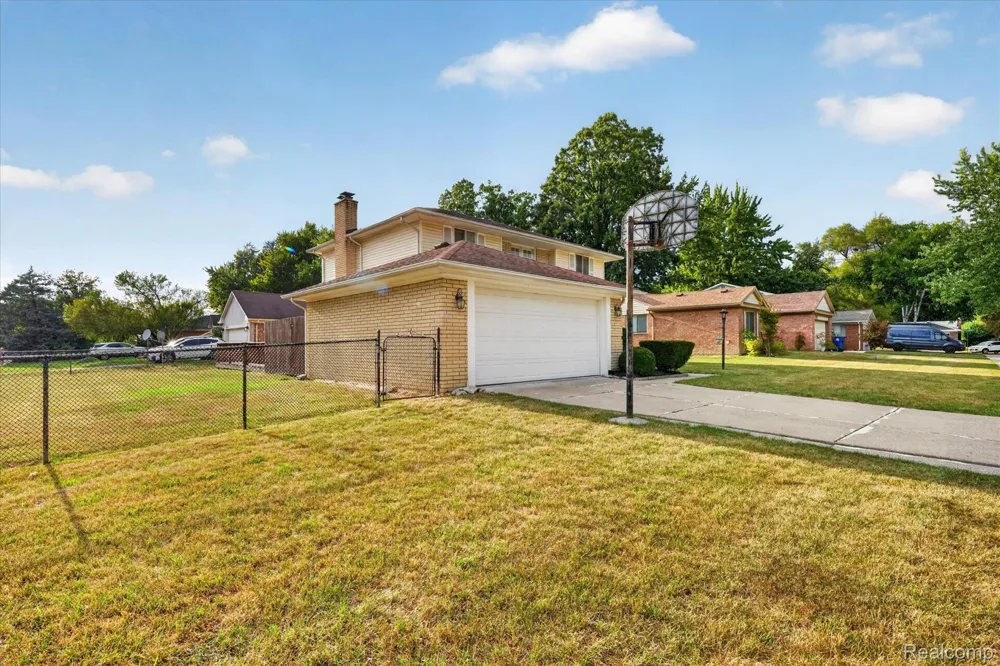 6409 Runnymeade Drive Canton Charter Township, MI 48187
