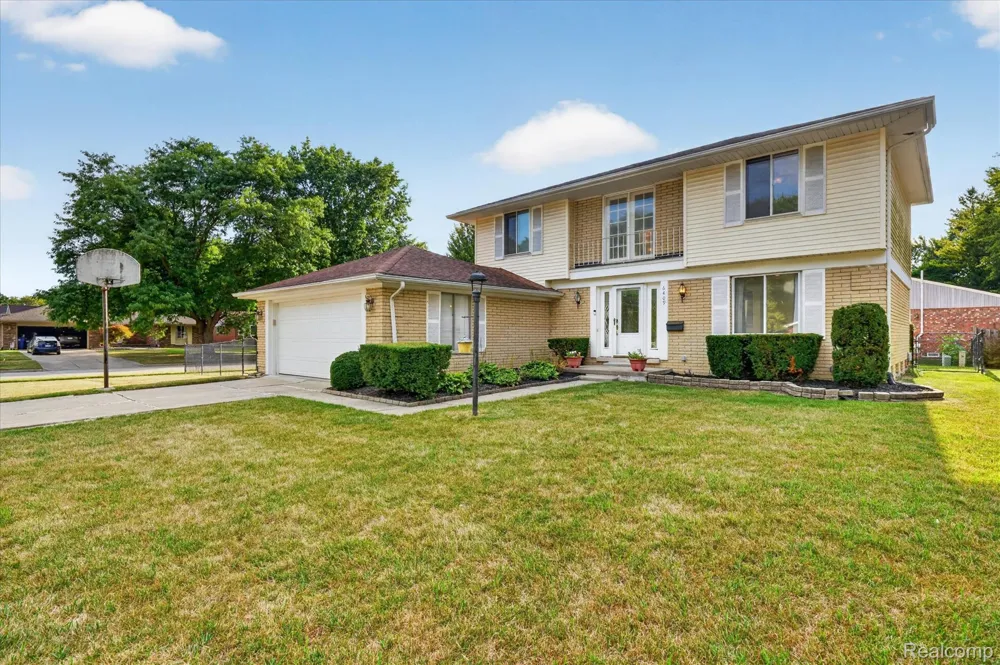 6409 Runnymeade Drive Canton Charter Township, MI 48187