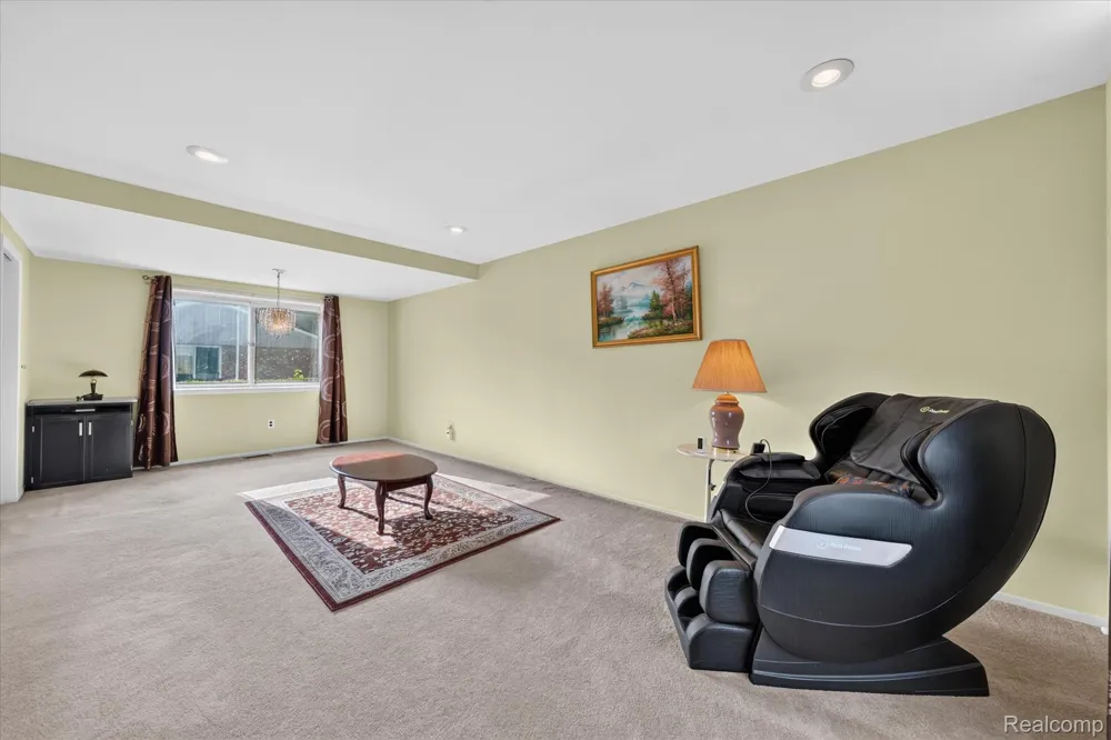 6409 Runnymeade Drive Canton Charter Township, MI 48187
