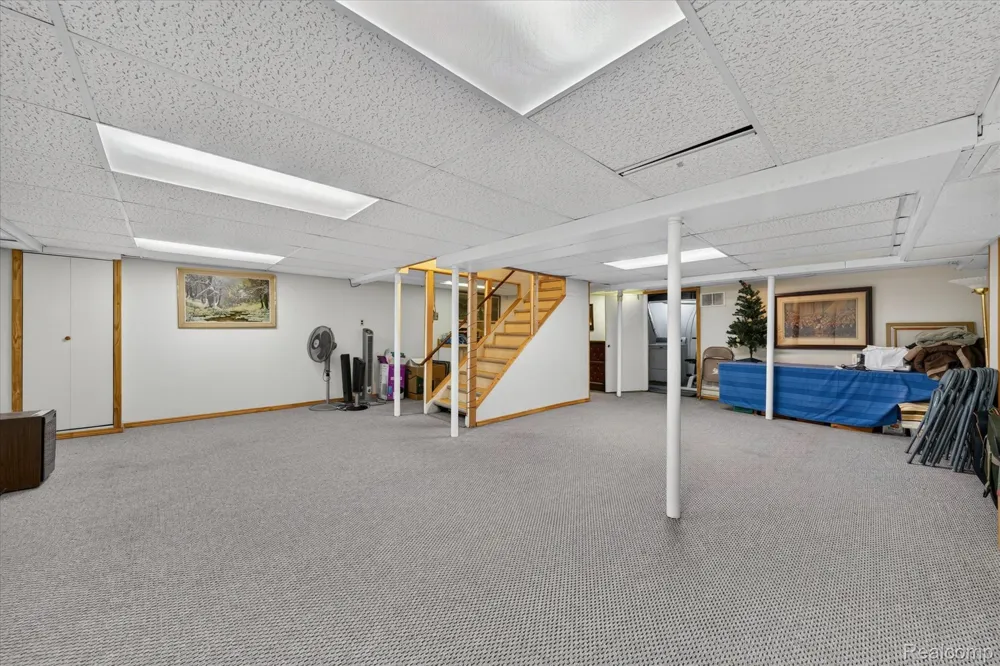 6409 Runnymeade Drive Canton Charter Township, MI 48187