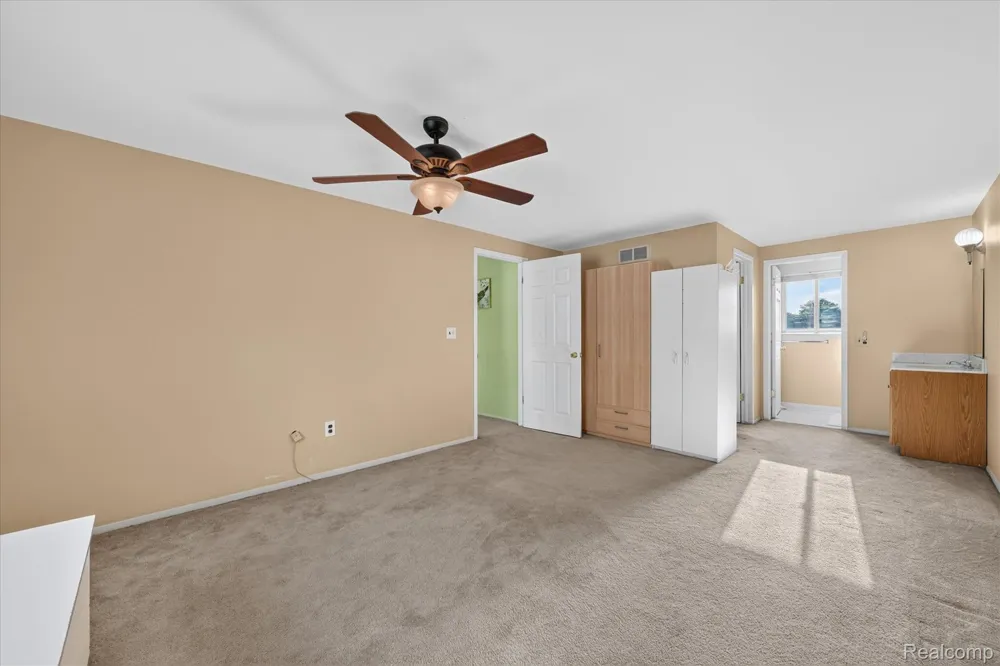 6409 Runnymeade Drive Canton Charter Township, MI 48187