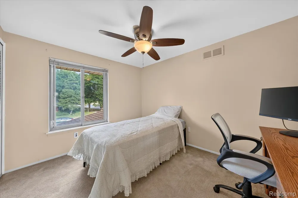 6409 Runnymeade Drive Canton Charter Township, MI 48187