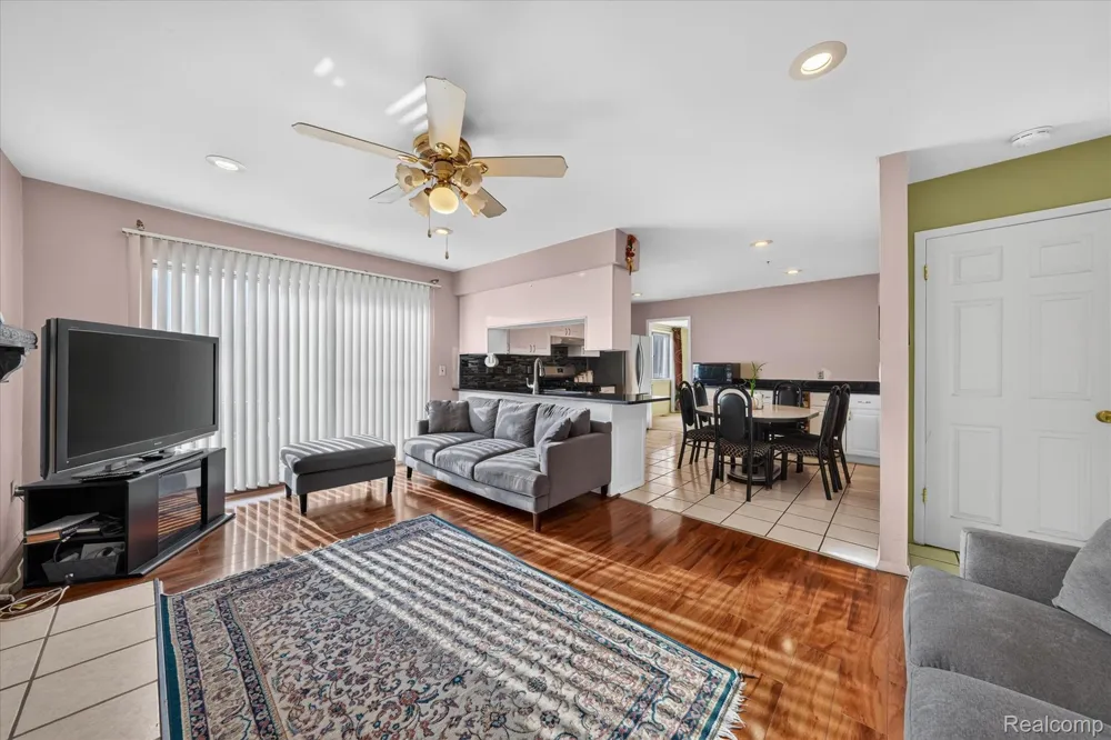 6409 Runnymeade Drive Canton Charter Township, MI 48187