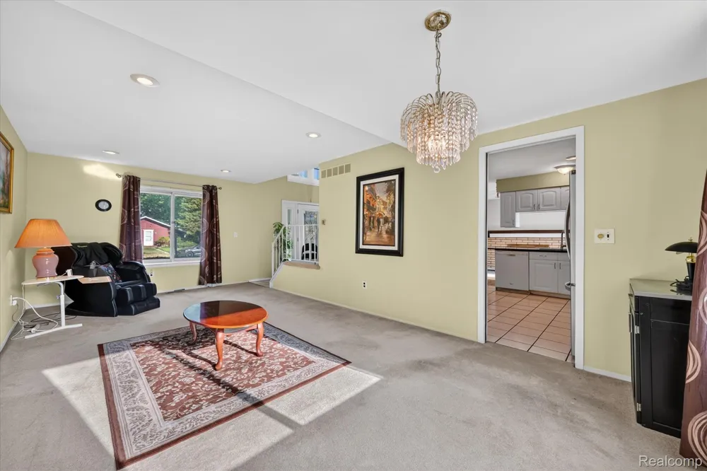 6409 Runnymeade Drive Canton Charter Township, MI 48187