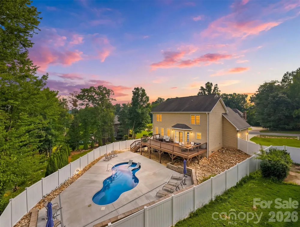 6011 Dockside Drive Hickory, NC 28601