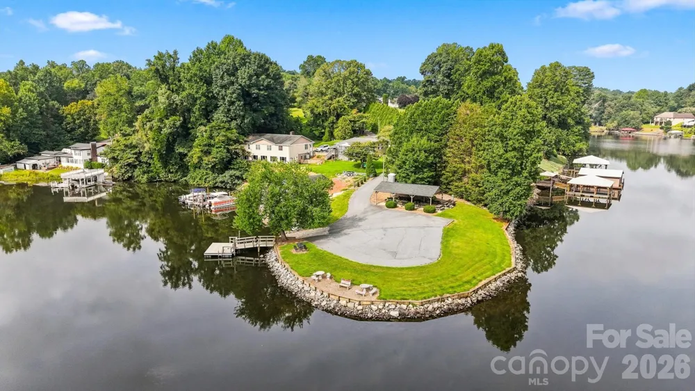 6011 Dockside Drive Hickory, NC 28601