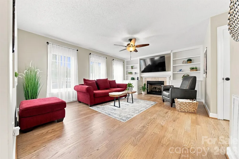 6011 Dockside Drive Hickory, NC 28601