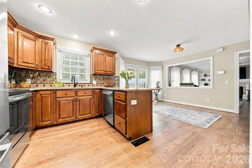 6011 Dockside Drive Hickory, NC 28601