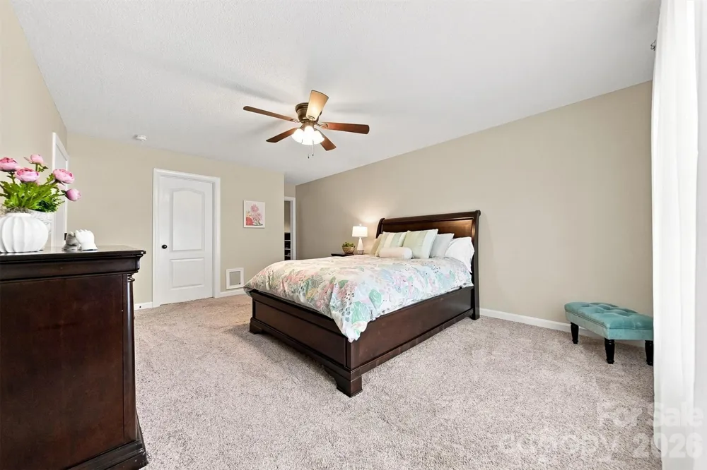 6011 Dockside Drive Hickory, NC 28601
