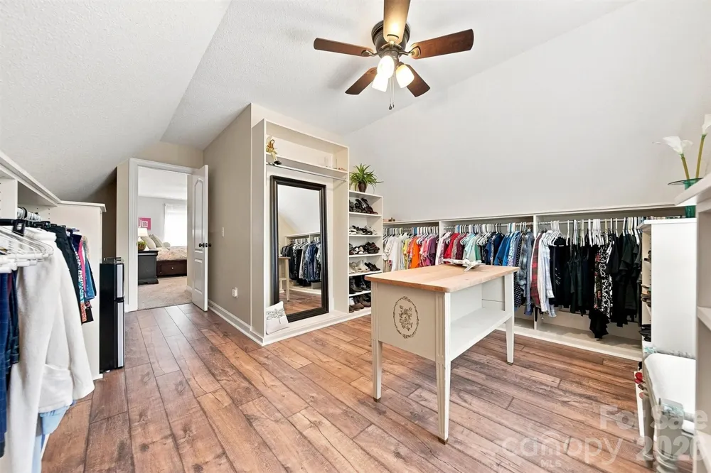 6011 Dockside Drive Hickory, NC 28601