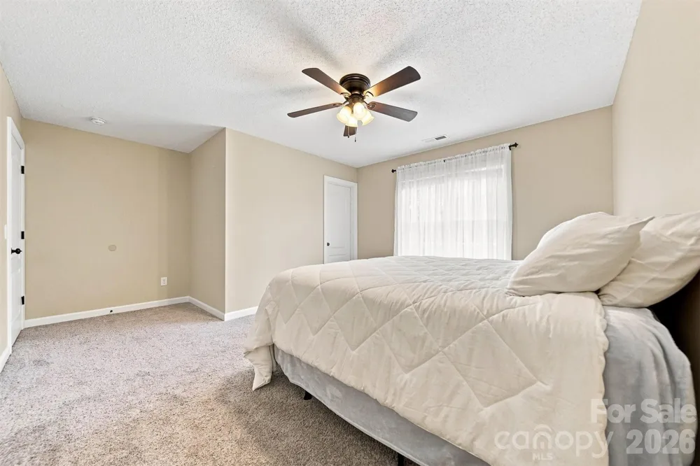 6011 Dockside Drive Hickory, NC 28601