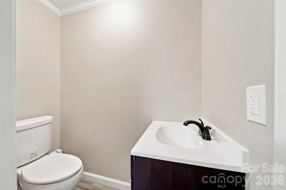 6011 Dockside Drive Hickory, NC 28601